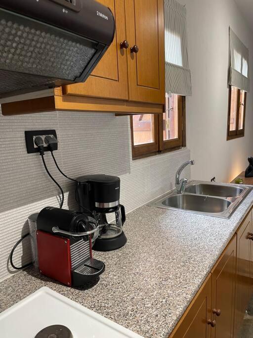 Almond Home Livadia  エクステリア 写真