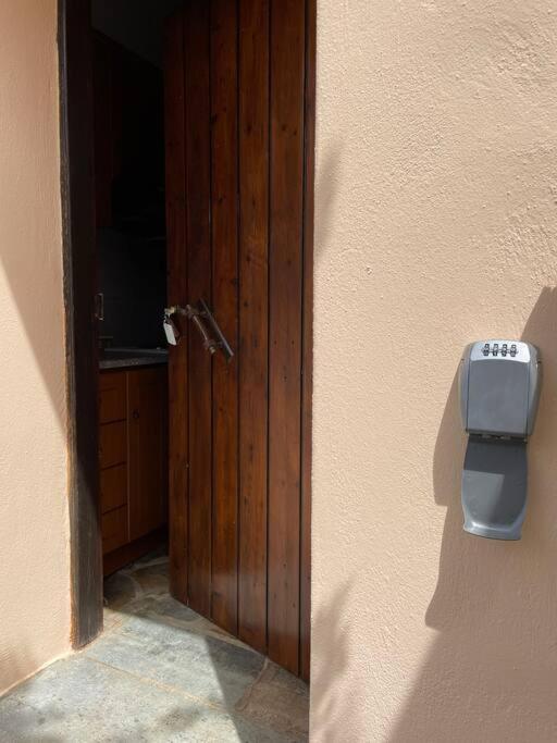 Almond Home Livadia  エクステリア 写真