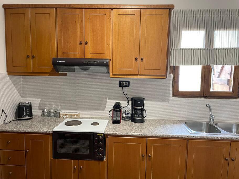 Almond Home Livadia  エクステリア 写真