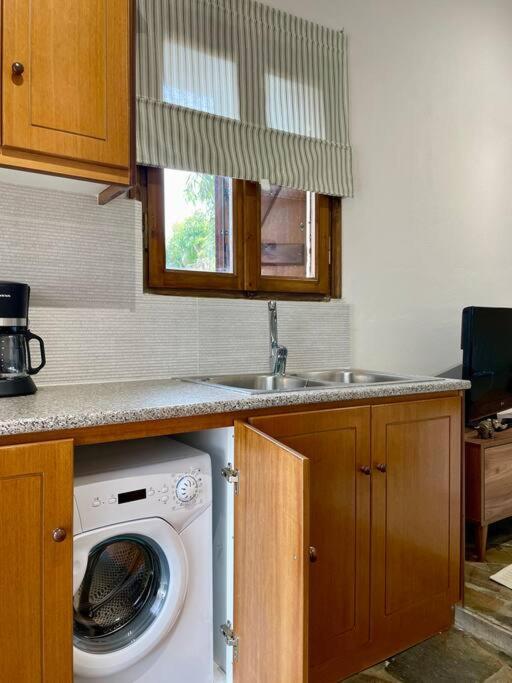 Almond Home Livadia  エクステリア 写真